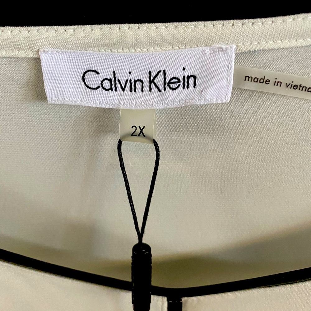 Calvin Klein Black and white blouse. - Picture 3 of 5